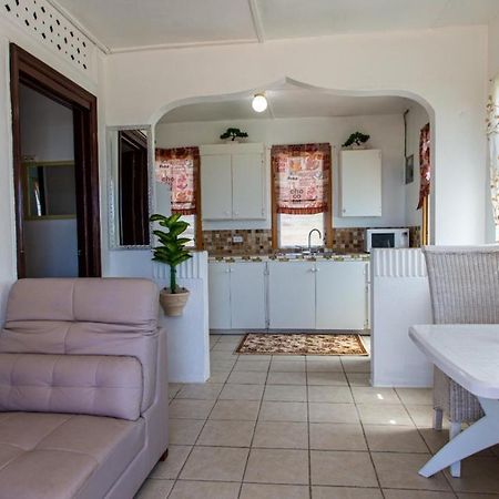 Moonlight Cottage East End Village Luaran gambar