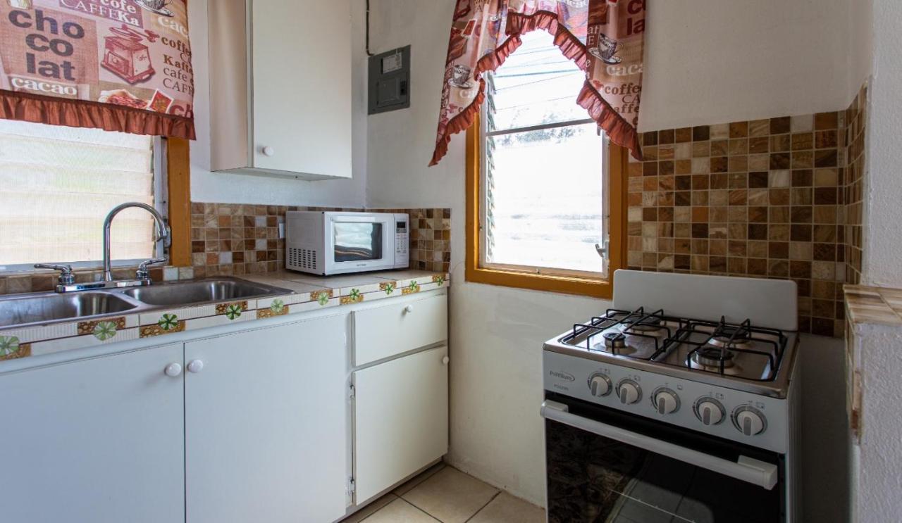 Moonlight Cottage East End Village Luaran gambar