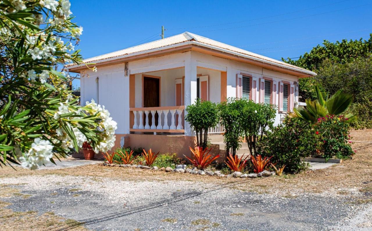Moonlight Cottage East End Village Luaran gambar